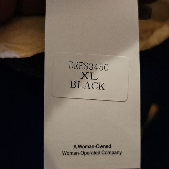 Intricate Lace Dress   - Picture 9 of 9